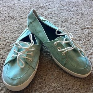 Women’s surf vans size 6